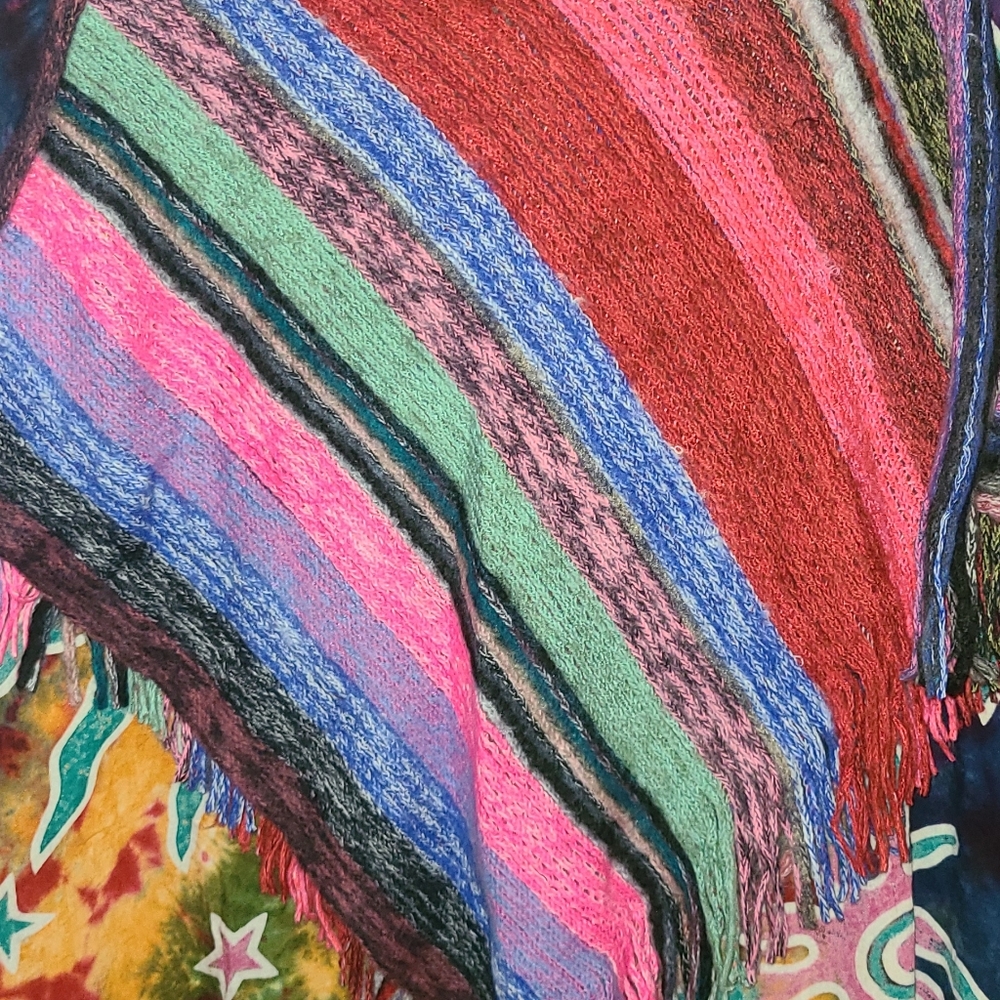 Poncho - Picture 3 of 4